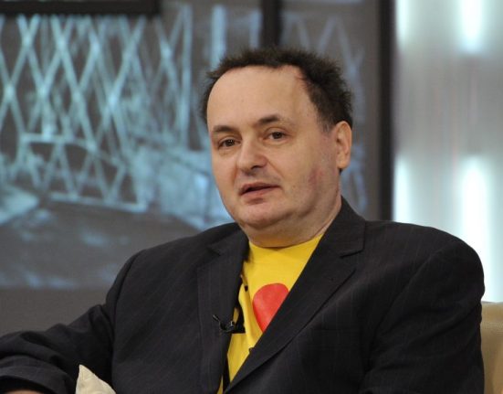 Galla Miklós a tévéstúdióban
