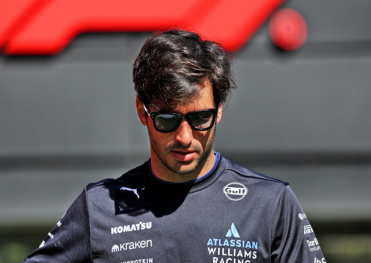Carlos Sainz a Williams kizárt pilótája