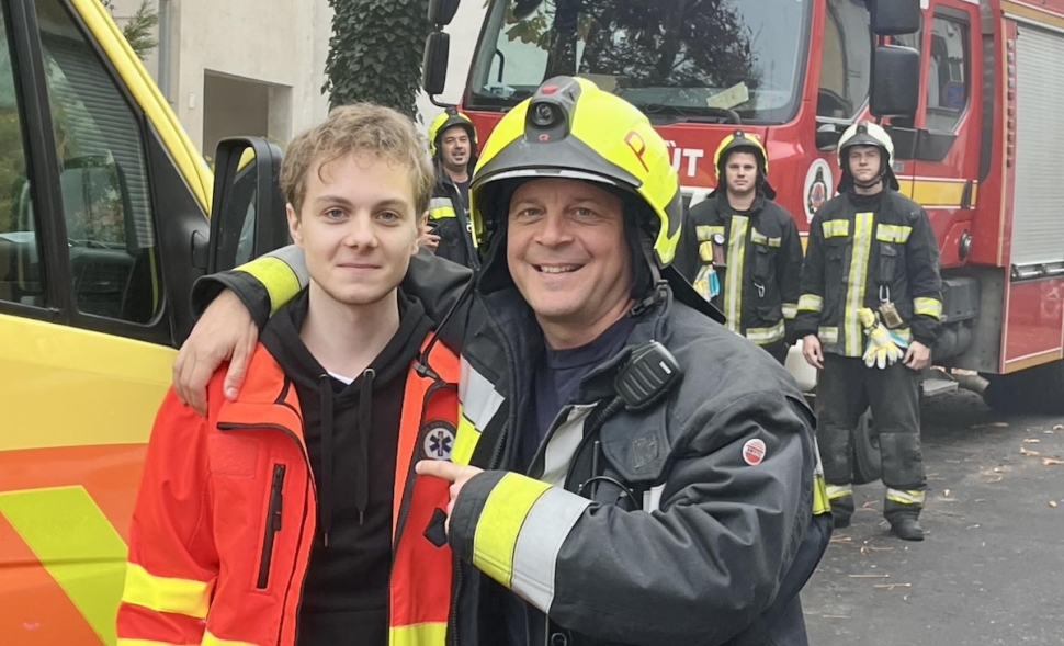 tűzoltó apa, mentős fia